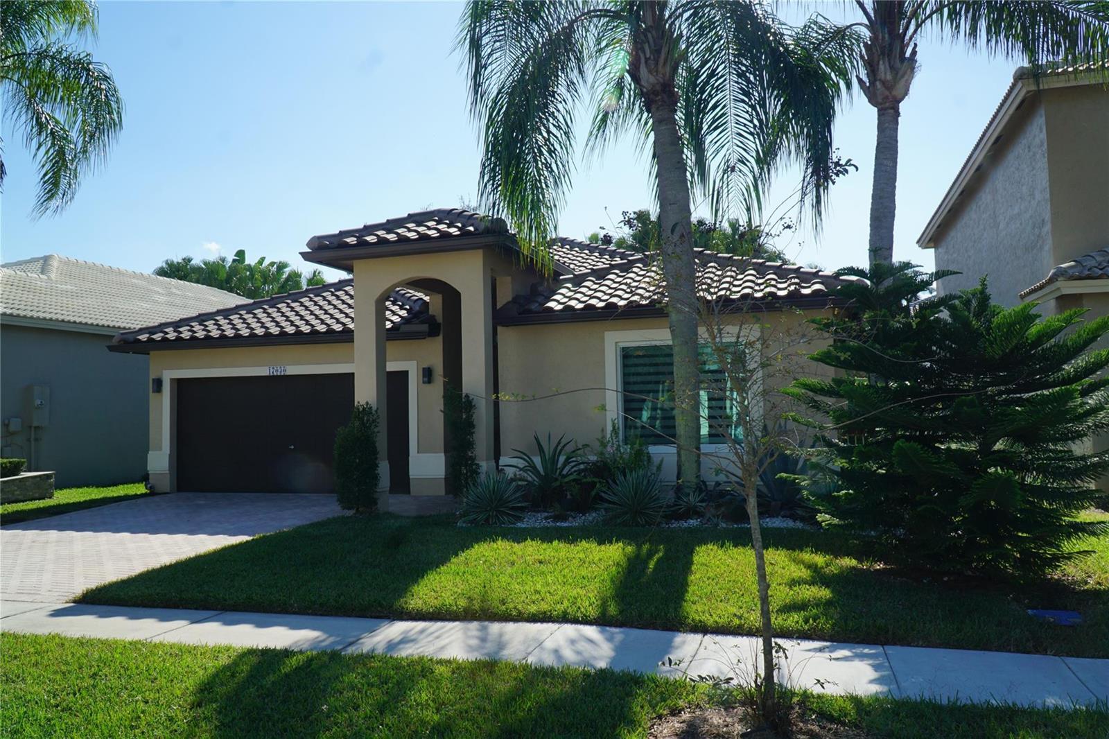 Listing photo 2 for 17030 NW 19TH Court, Pembroke Pines, FL, 33028