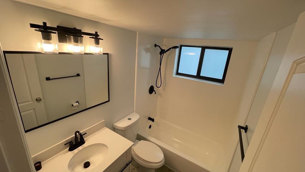 Listing photo 11 for 10053 Winding Lake Road Unit#104, Sunrise, FL, 33351