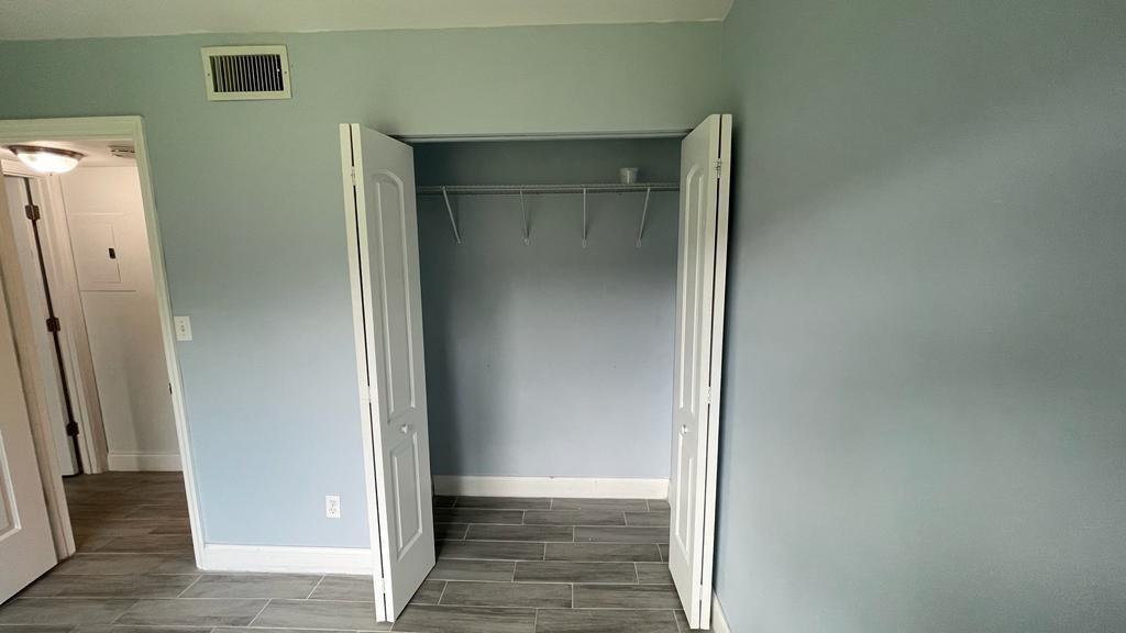Listing photo 15 for 10053 Winding Lake Road Unit#104, Sunrise, FL, 33351