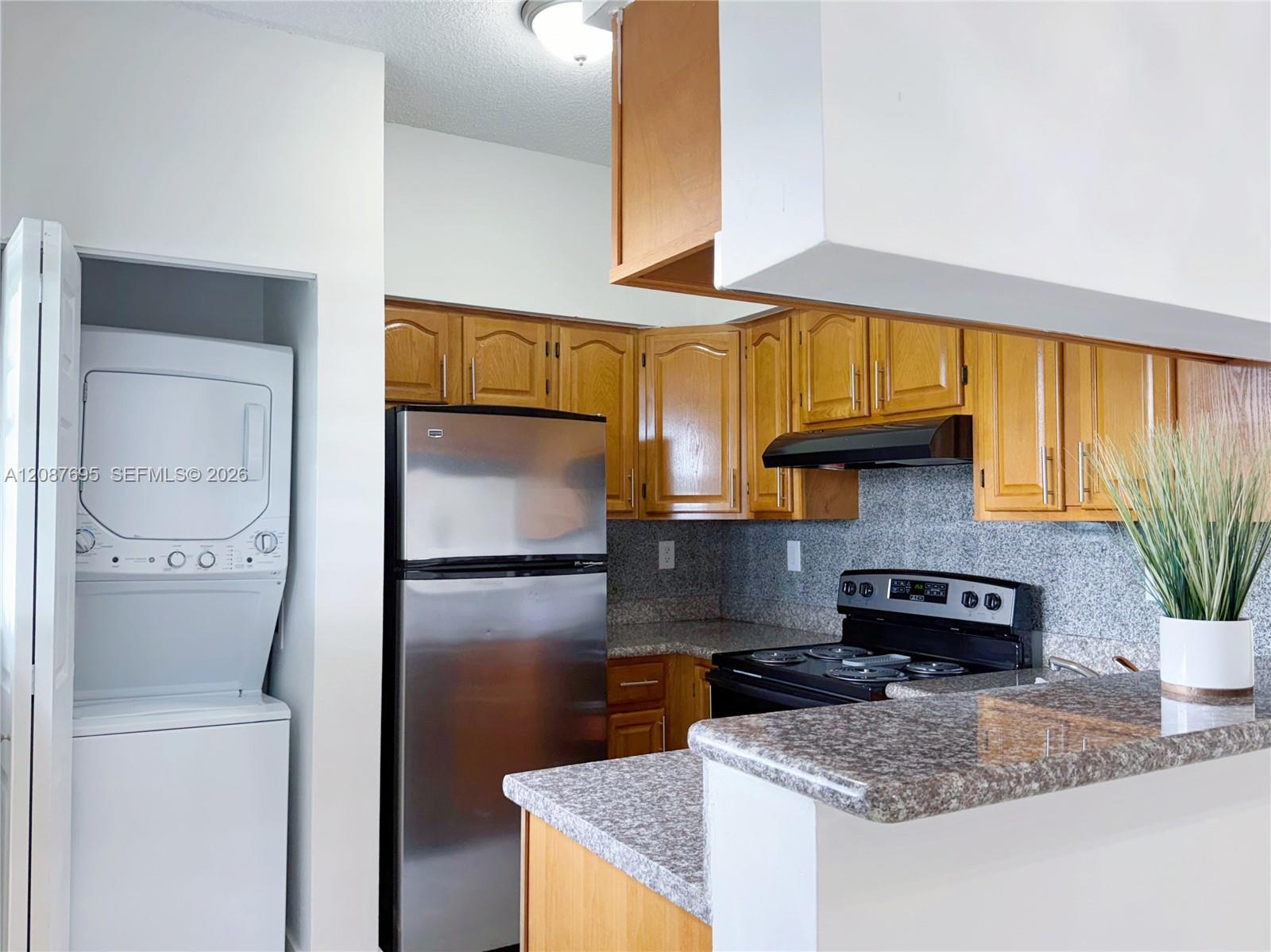 Listing photo 3 for 2001 NW 96th Ter Unit#10J, Pembroke Pines, FL, 33024