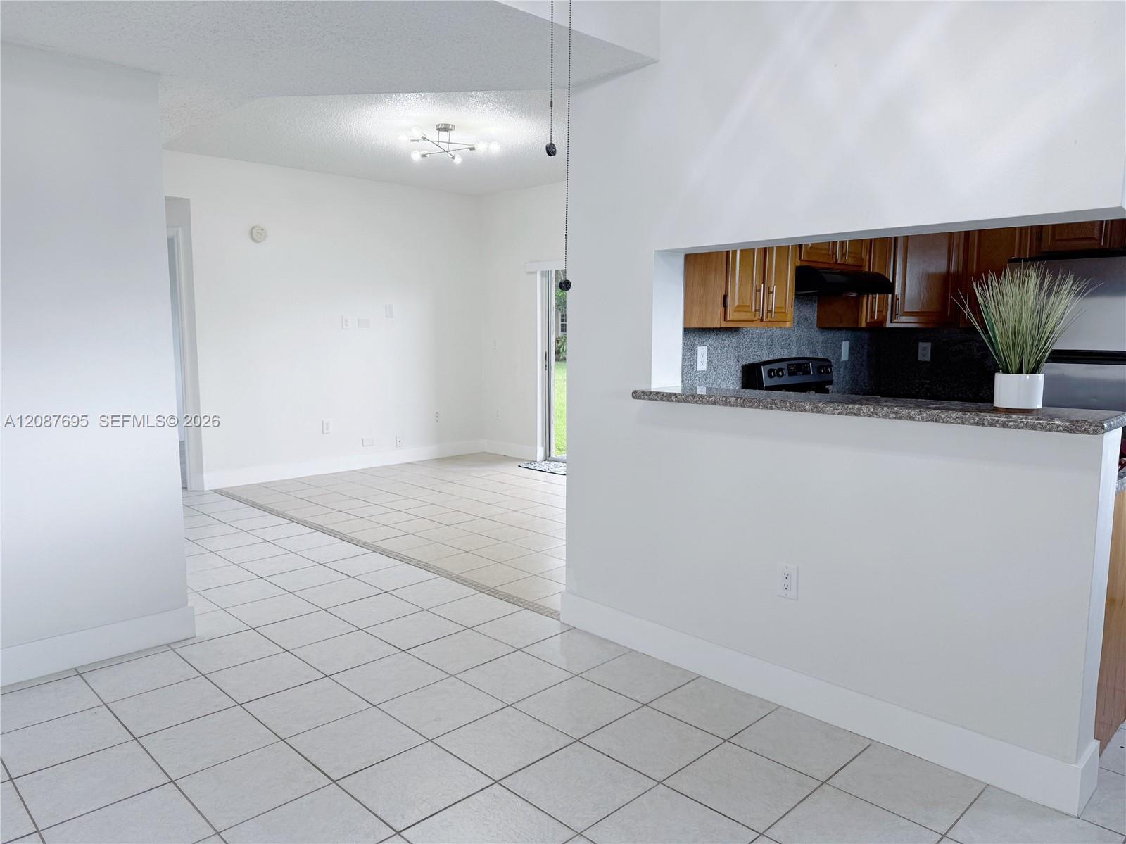 Listing photo 4 for 2001 NW 96th Ter Unit#10J, Pembroke Pines, FL, 33024