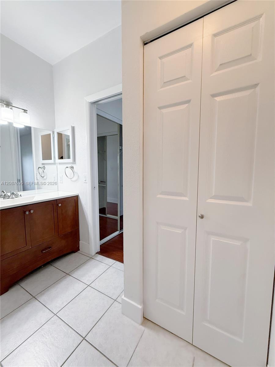 Listing photo 7 for 2001 NW 96th Ter Unit#10J, Pembroke Pines, FL, 33024