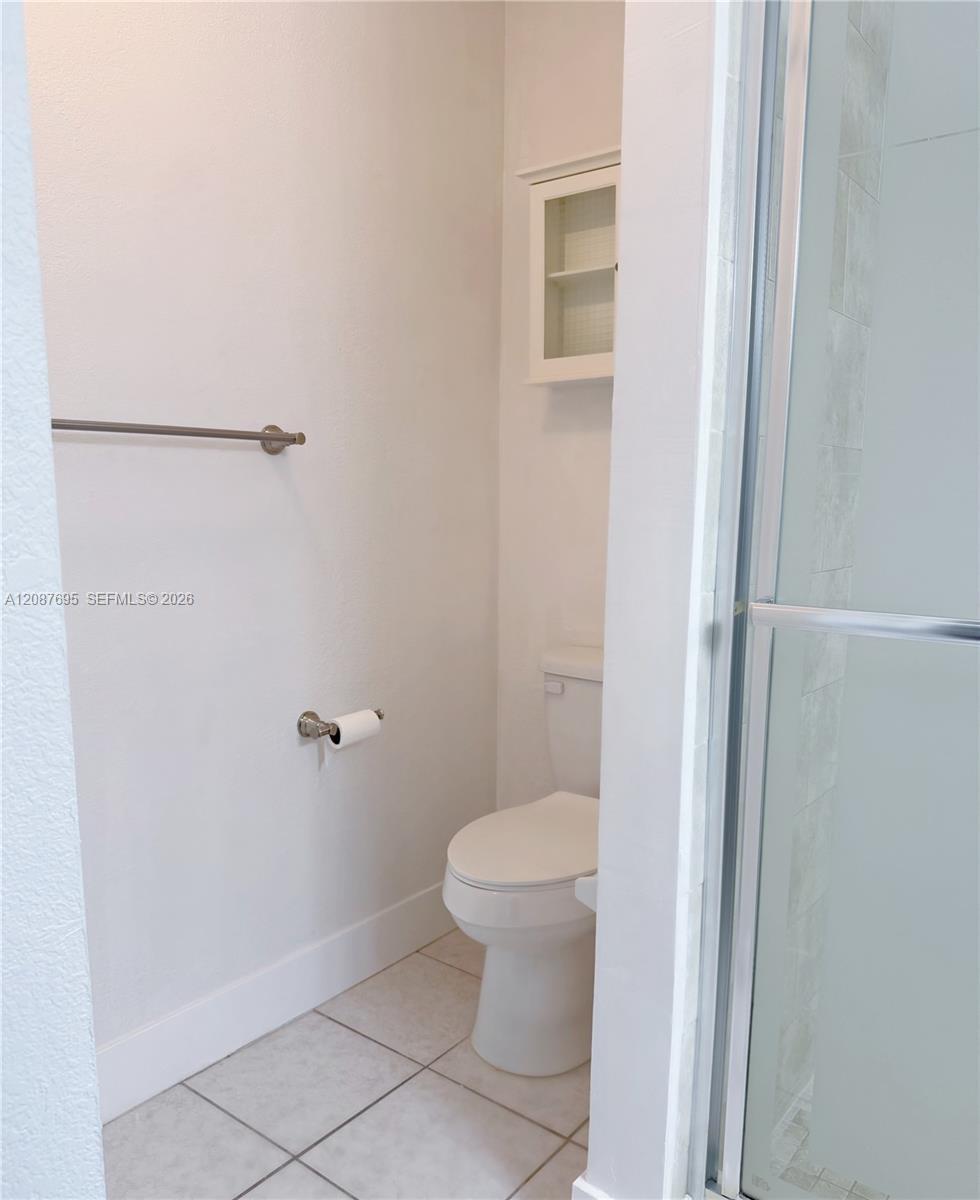 Listing photo 8 for 2001 NW 96th Ter Unit#10J, Pembroke Pines, FL, 33024