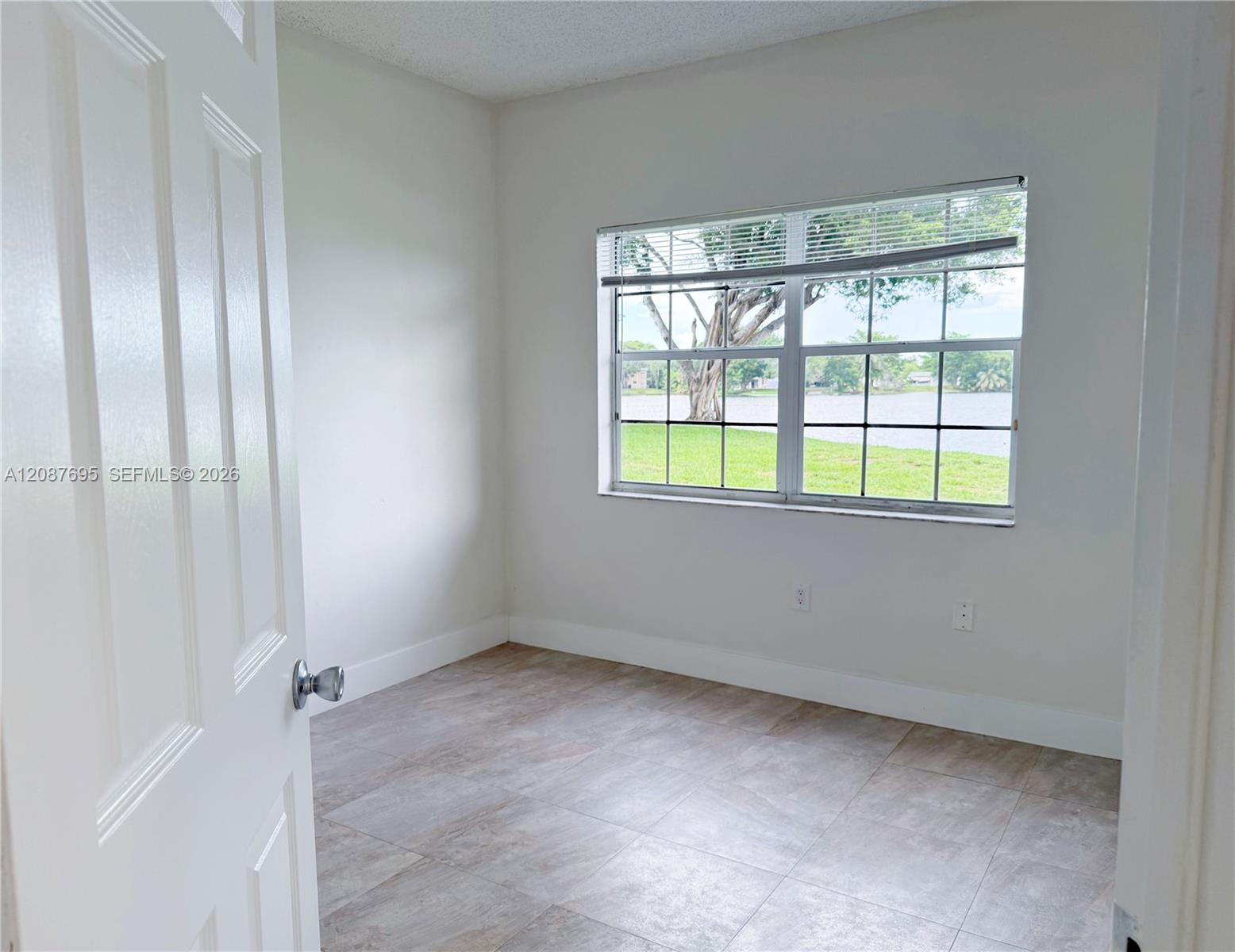 Listing photo 9 for 2001 NW 96th Ter Unit#10J, Pembroke Pines, FL, 33024