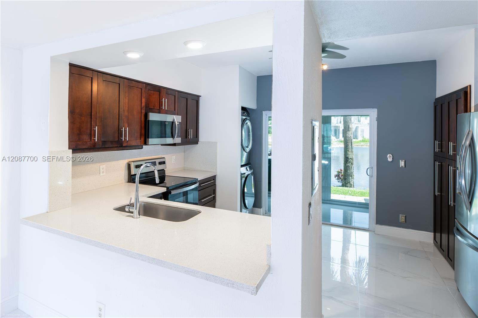 Listing photo 3 for 16793 Hemingway Dr Unit#16793, Weston, FL, 33326