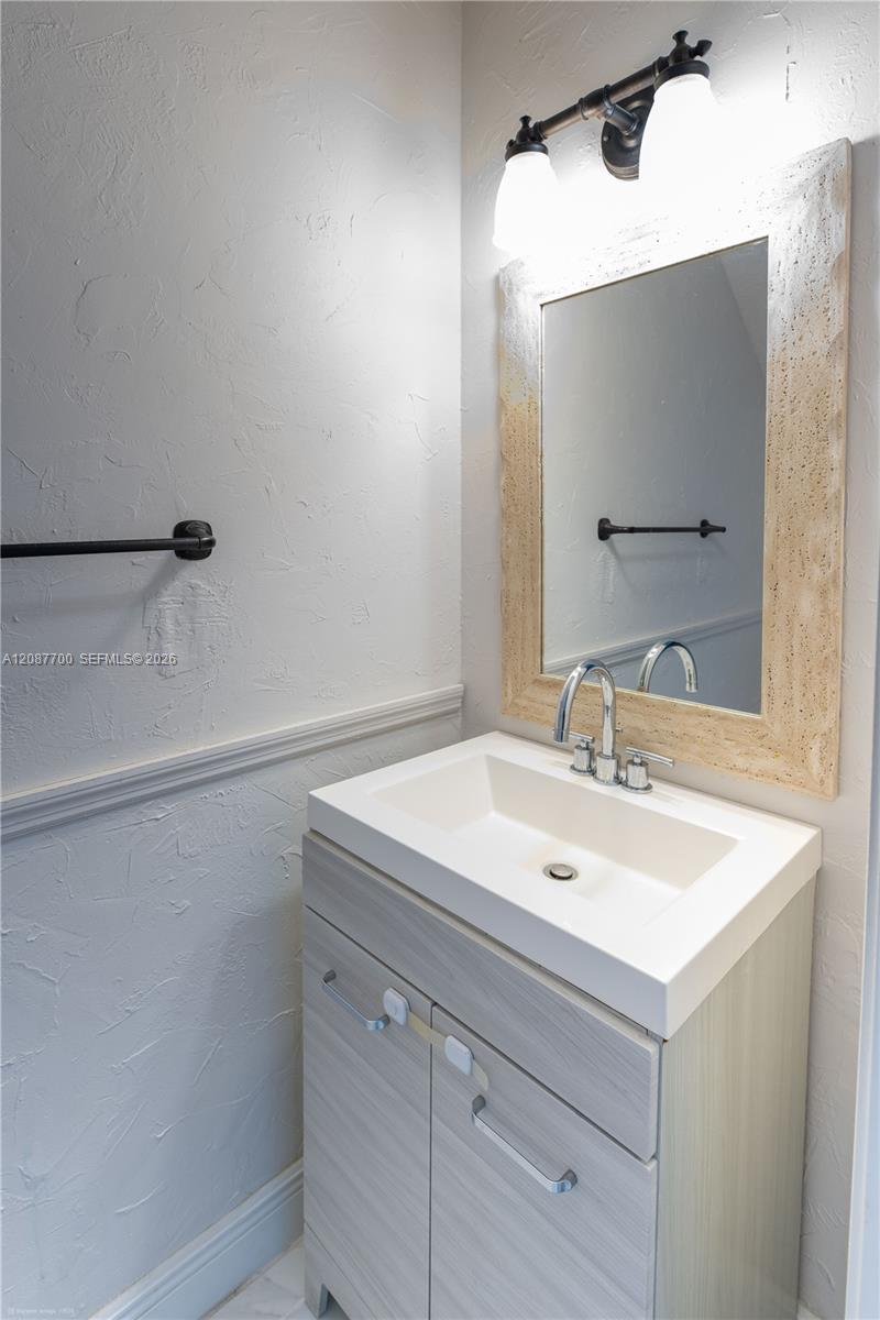Listing photo 6 for 16793 Hemingway Dr Unit#16793, Weston, FL, 33326