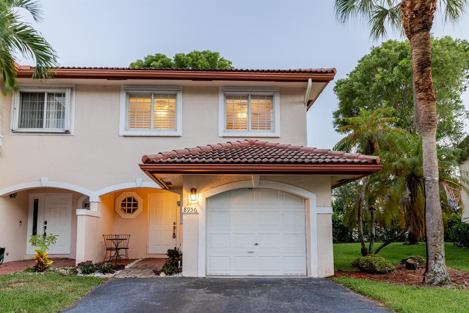 Listing photo 1 for 8956 NW 38TH Drive, Coral Springs, FL, 33065