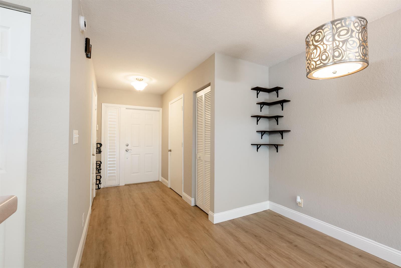 Listing photo 7 for 8956 NW 38TH Drive, Coral Springs, FL, 33065