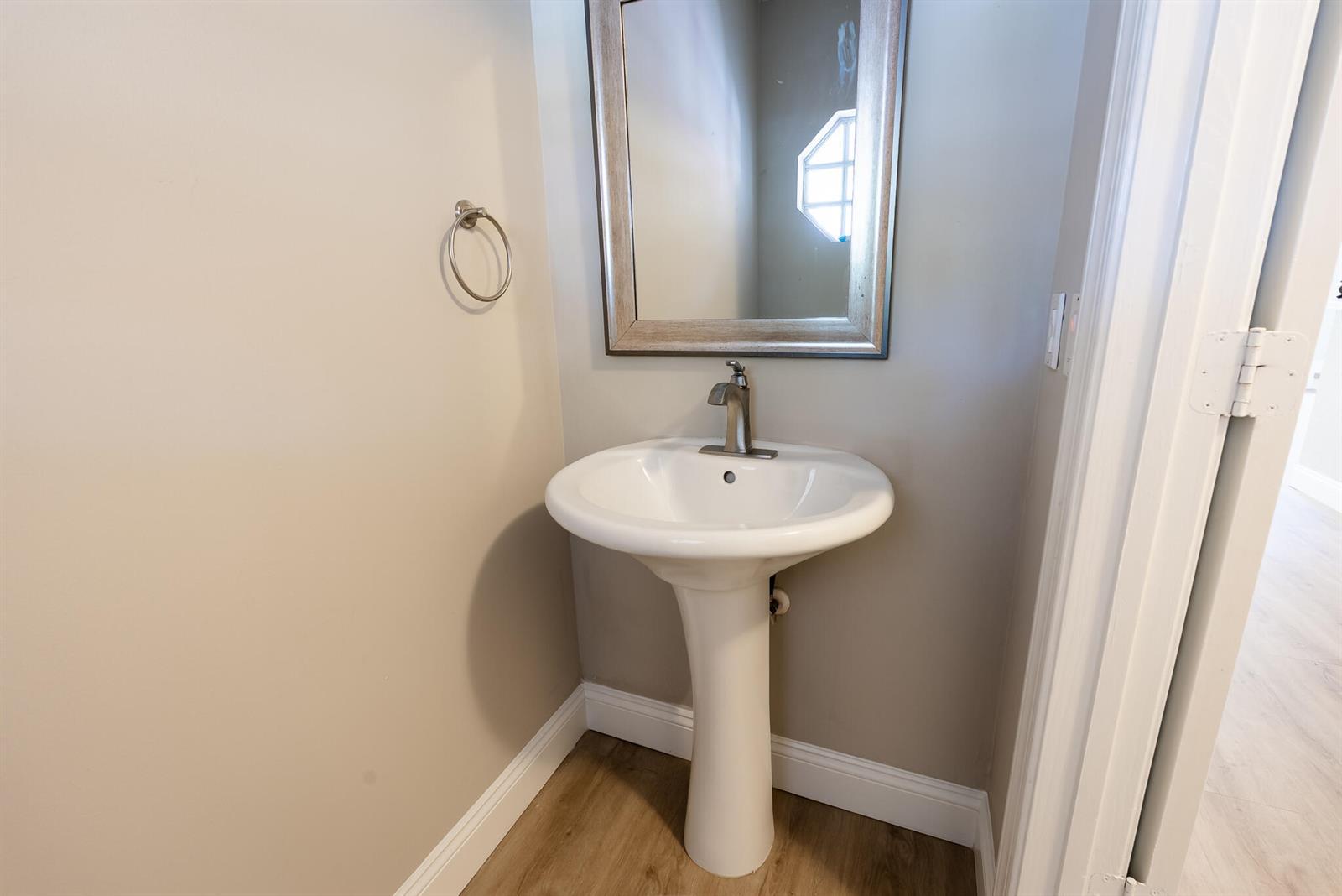 Listing photo 9 for 8956 NW 38TH Drive, Coral Springs, FL, 33065