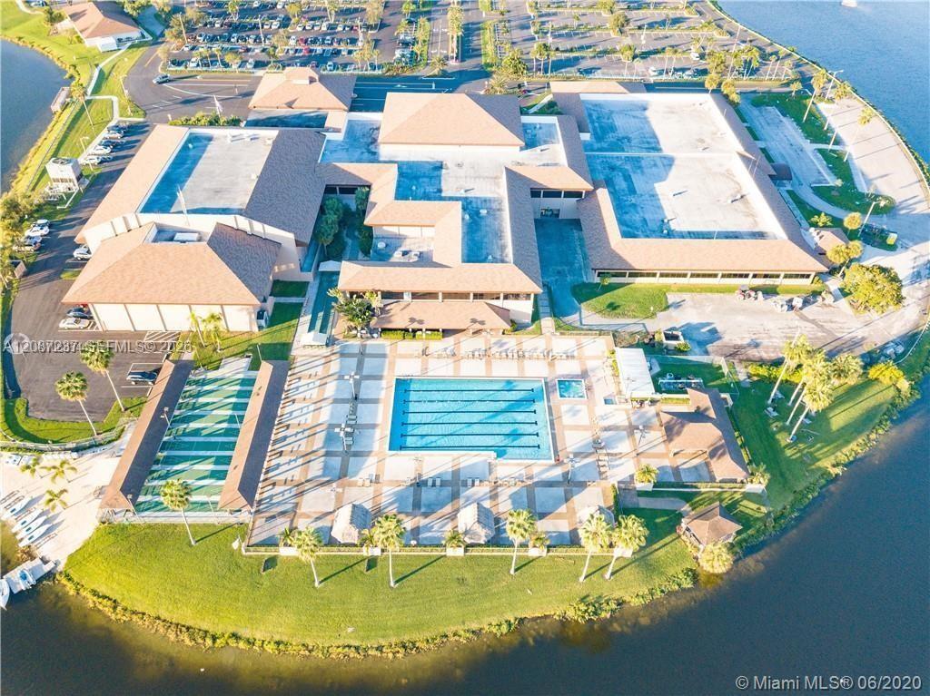 Listing photo 8 for 800 SW 131st Ave Unit#301F, Pembroke Pines, FL, 33027