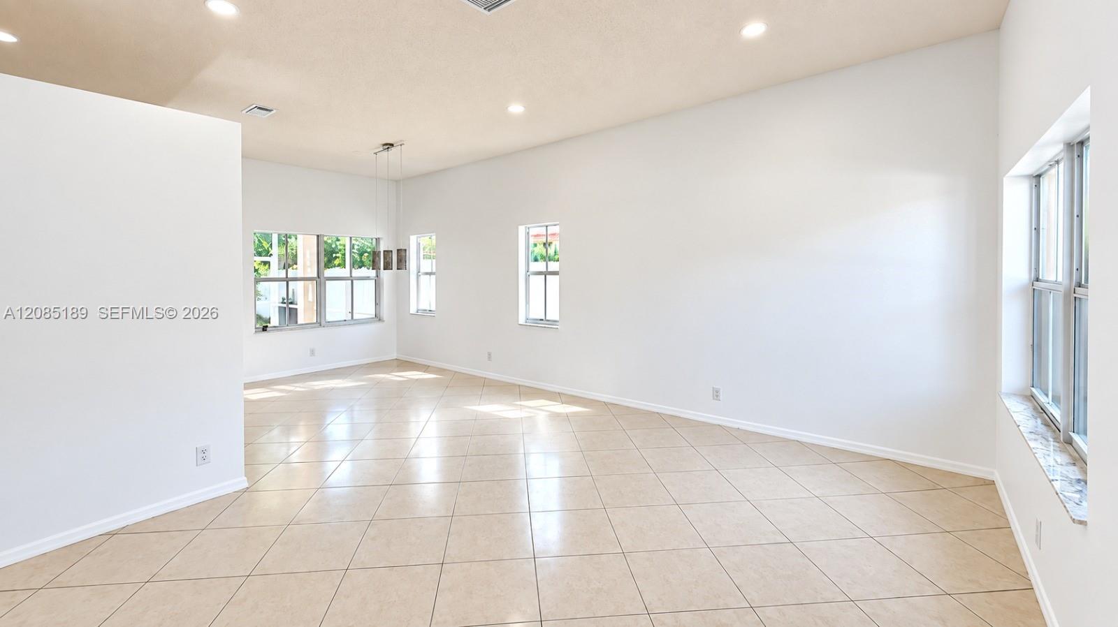 Listing photo 15 for 908 Tanglewood Cir Unit#908, Weston, FL, 33327