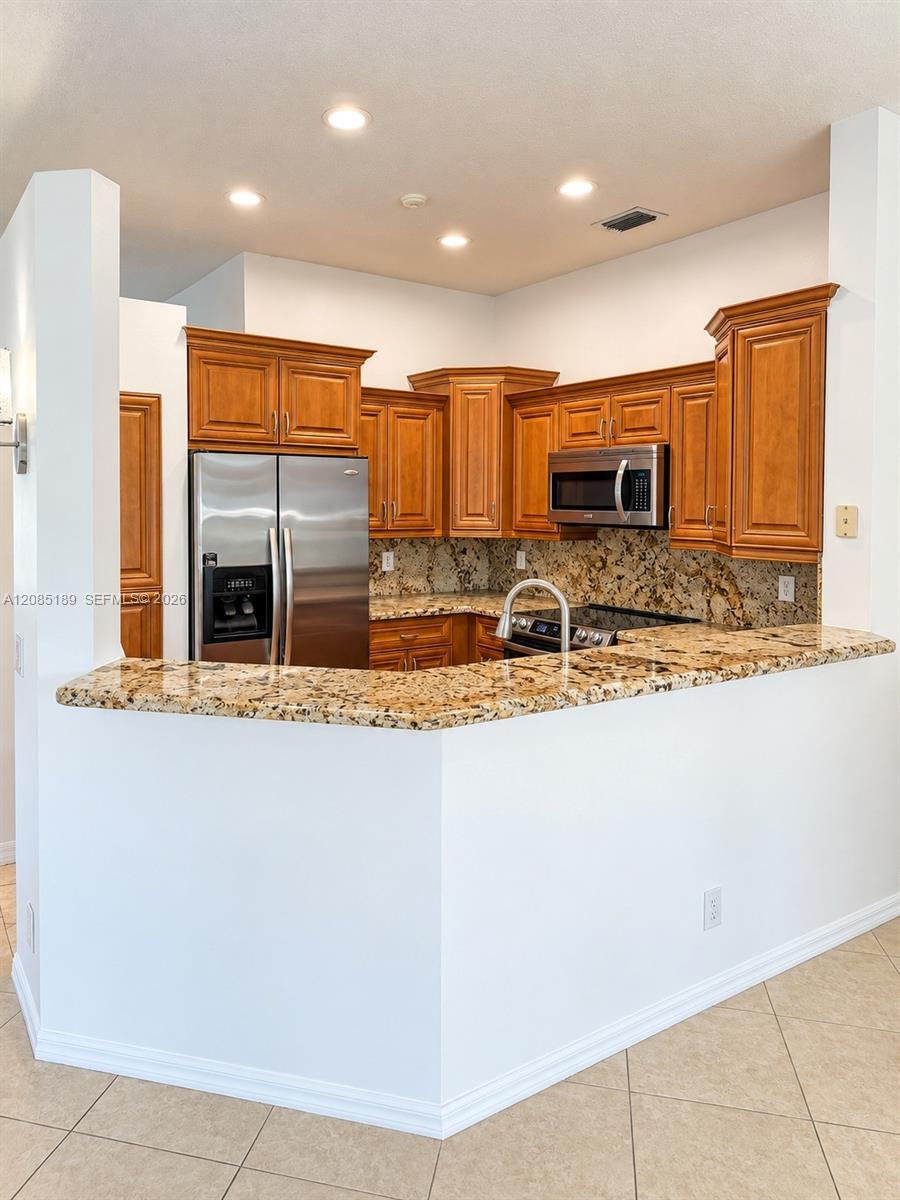Listing photo 10 for 908 Tanglewood Cir Unit#908, Weston, FL, 33327