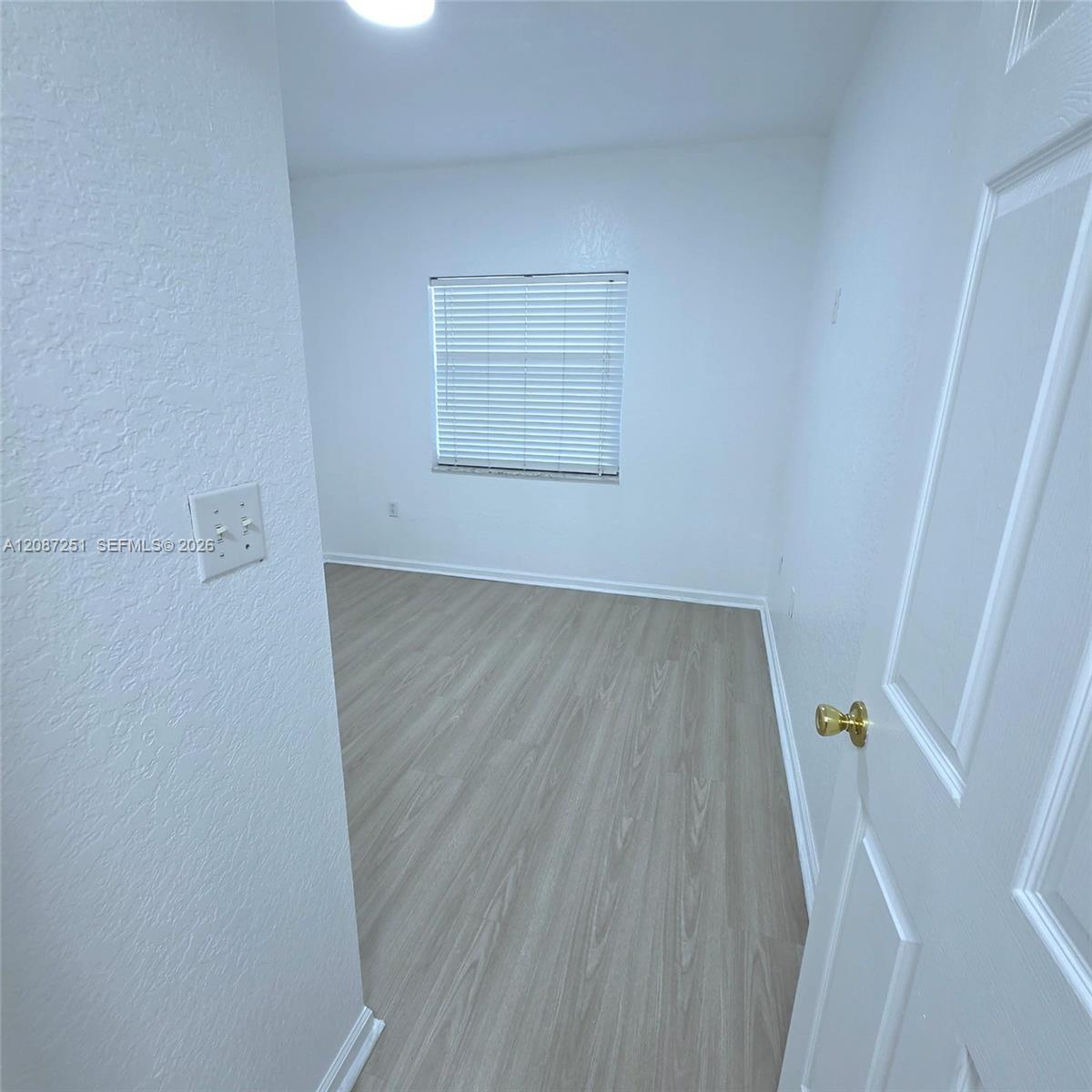 Listing photo 8 for 2901 Riverside Dr Unit#203, Coral Springs, FL, 33065