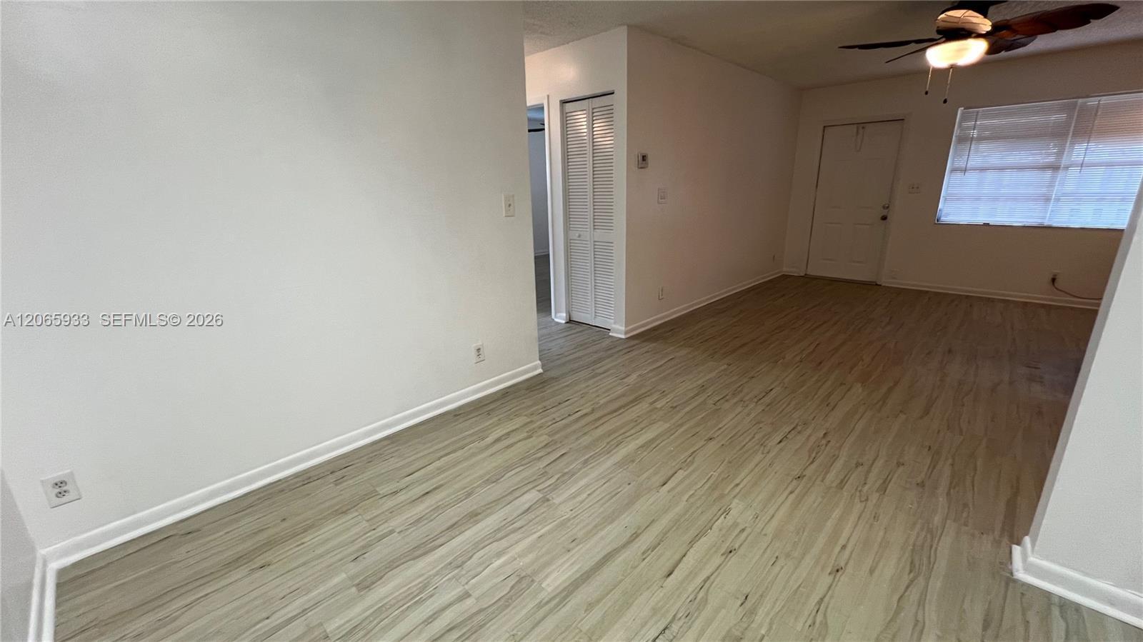 Listing photo 5 for 4235 SW 62nd Ave Unit#W, Davie, FL, 33314