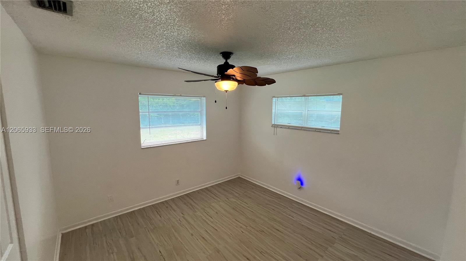 Listing photo 9 for 4235 SW 62nd Ave Unit#W, Davie, FL, 33314