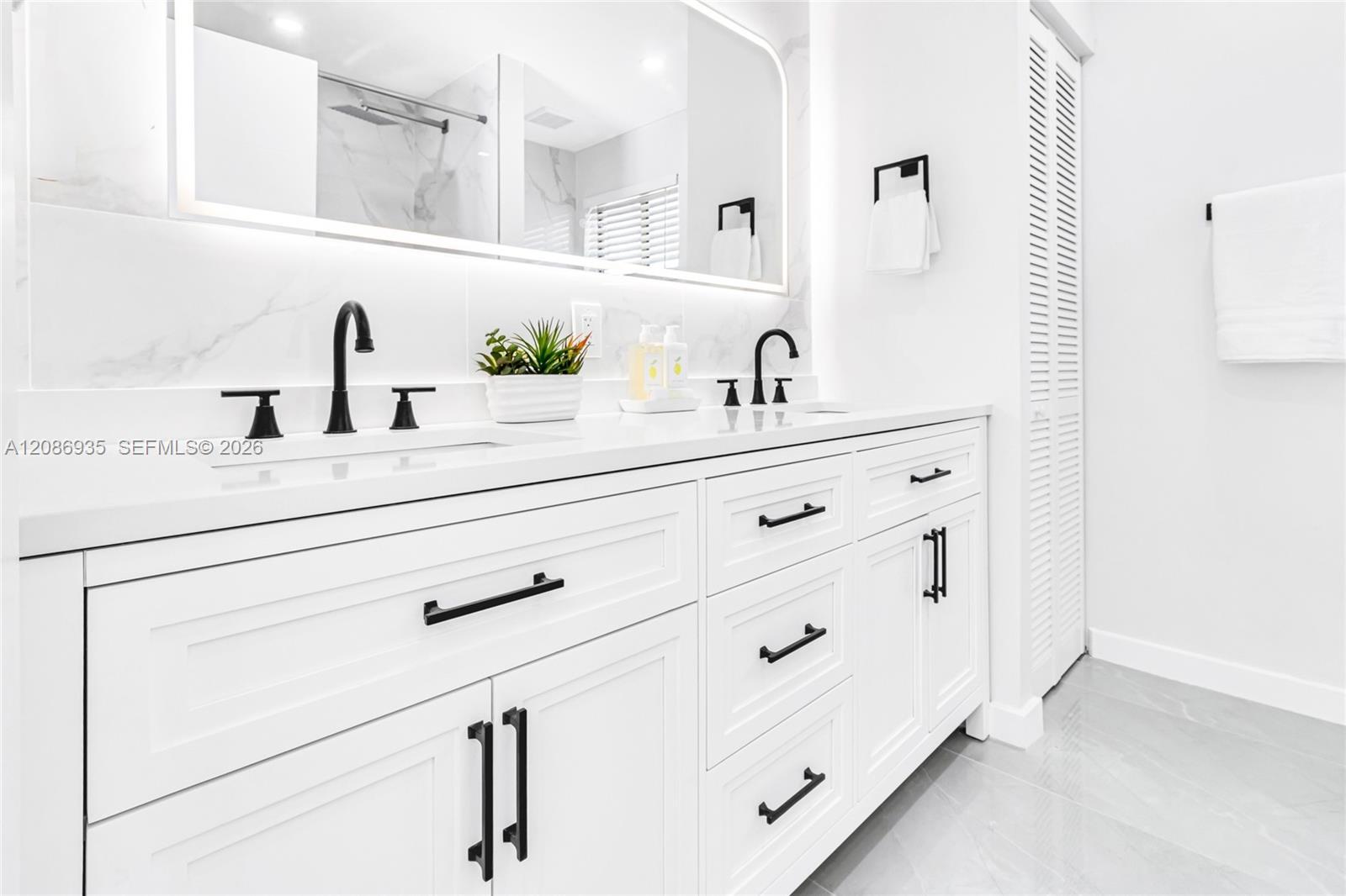 Listing photo 15 for 8957 NW 44th Ct, Sunrise, FL, 33351