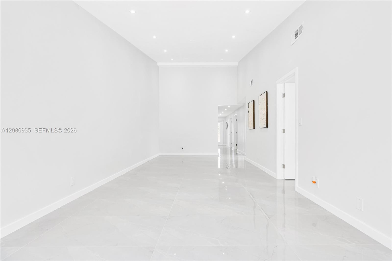 Listing photo 9 for 8957 NW 44th Ct, Sunrise, FL, 33351