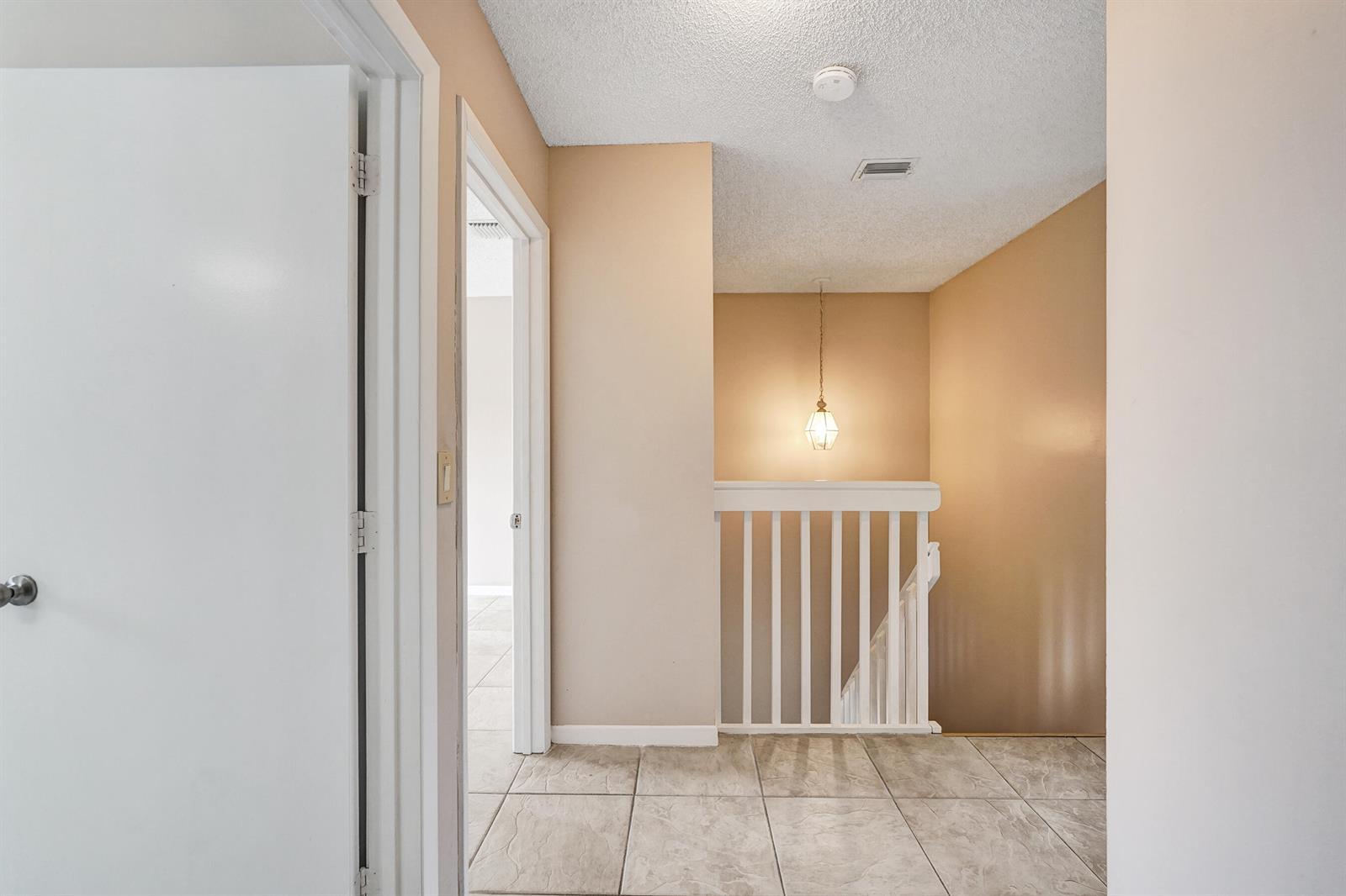 Listing photo 13 for 1365 NW 154th Lane, Pembroke Pines, FL, 33028