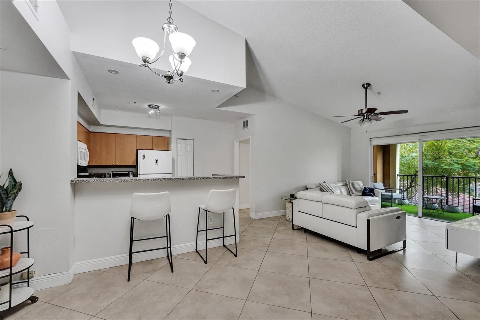 Listing photo 1 for 7940 N NOB HILL Road Unit#304, Tamarac, FL, 33321