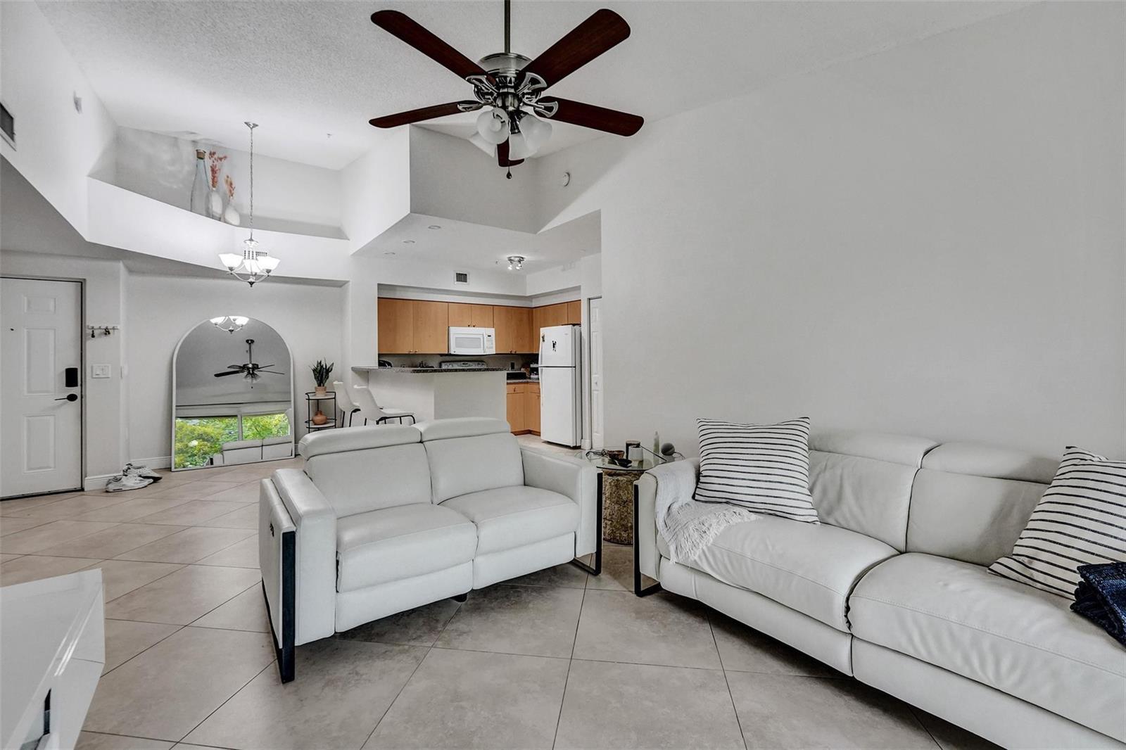 Listing photo 11 for 7940 N NOB HILL Road Unit#304, Tamarac, FL, 33321