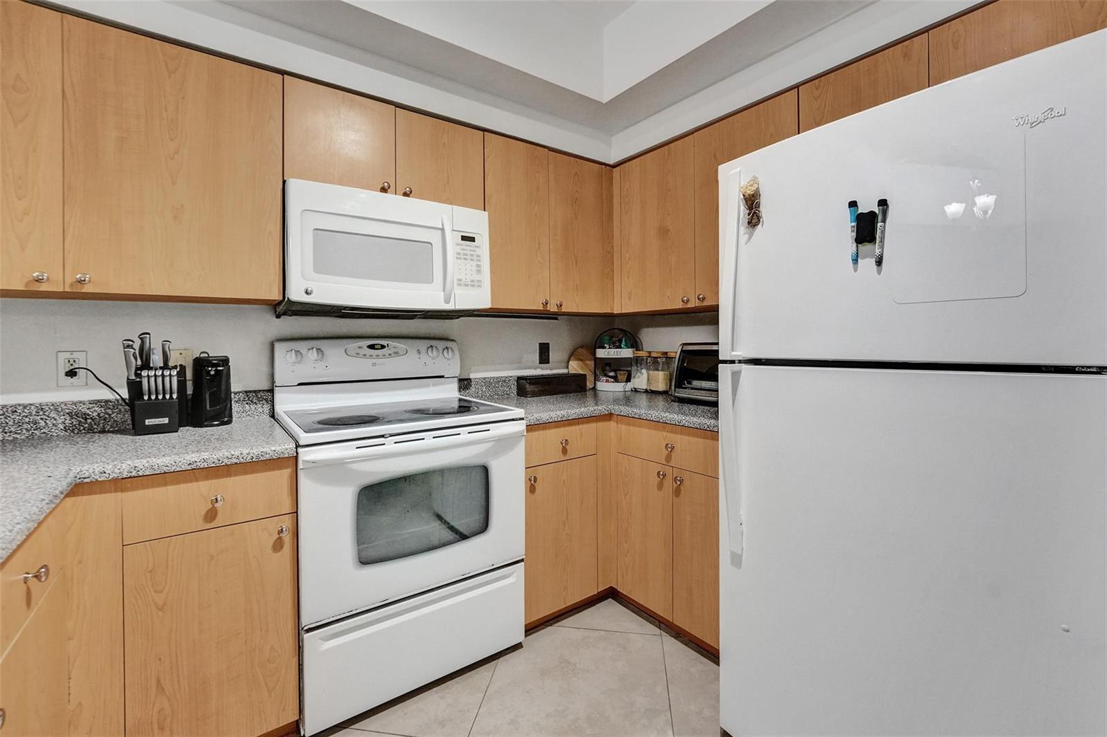 Listing photo 4 for 7940 N NOB HILL Road Unit#304, Tamarac, FL, 33321