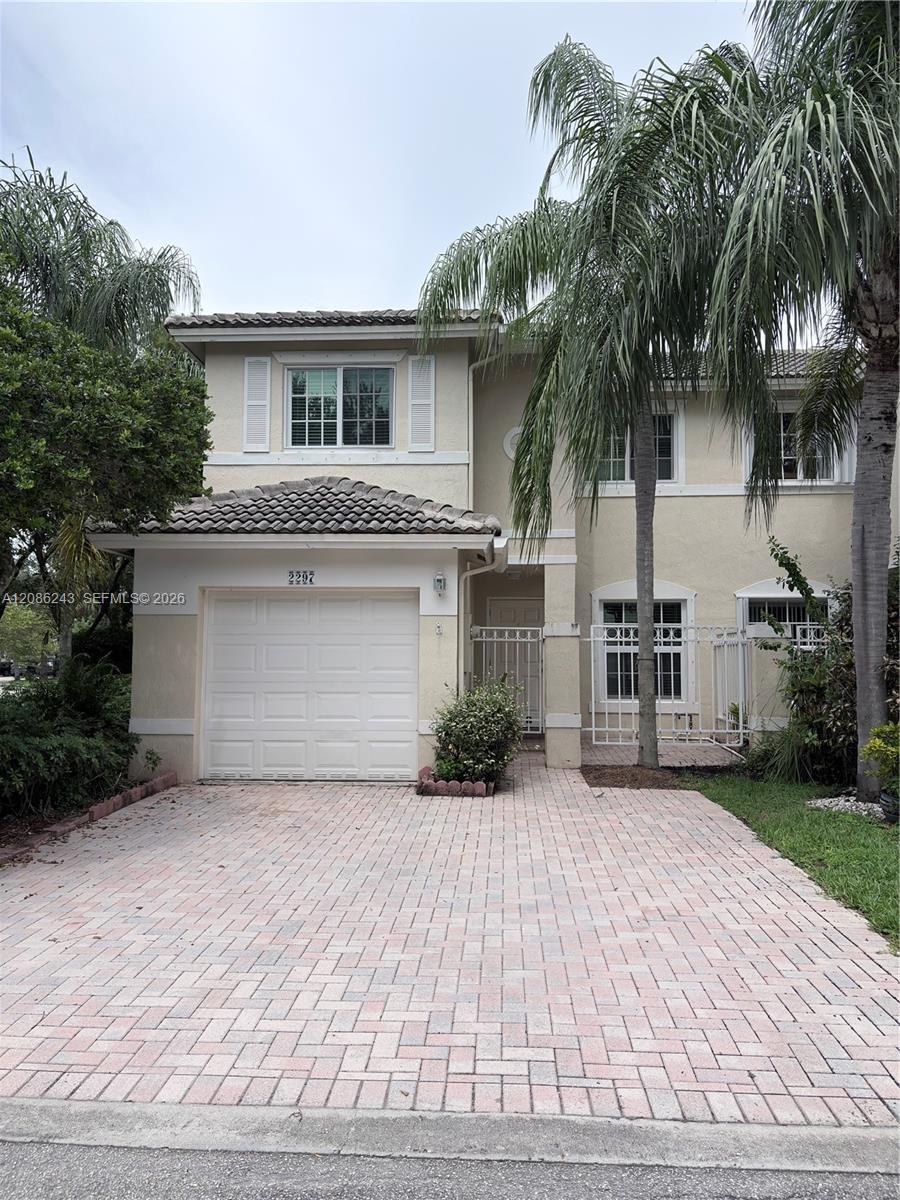 Listing photo 2 for 2297 NW 171st Ter, Pembroke Pines, FL, 33028