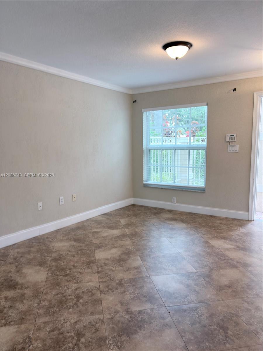 Listing photo 14 for 2297 NW 171st Ter, Pembroke Pines, FL, 33028