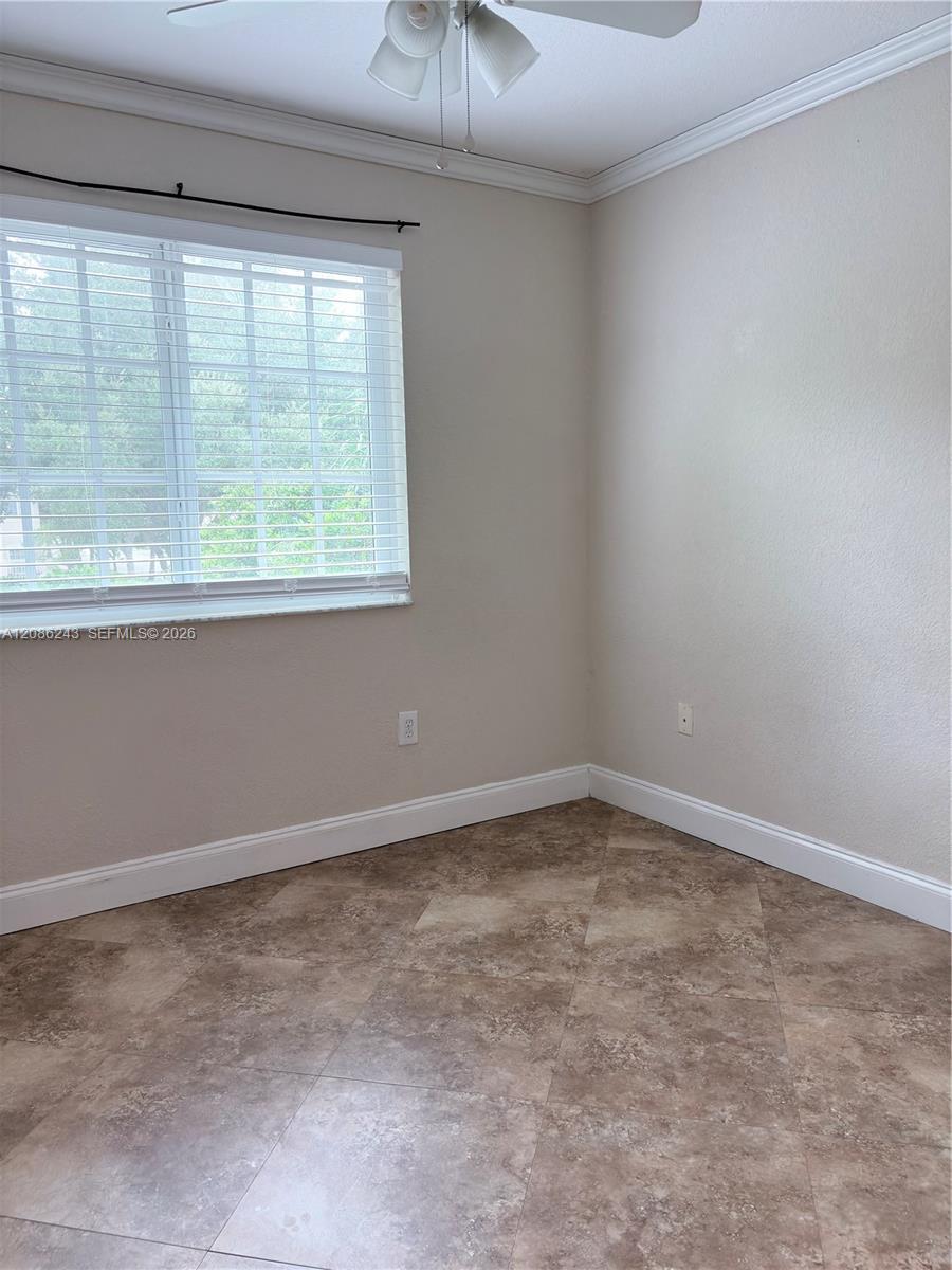 Listing photo 4 for 2297 NW 171st Ter, Pembroke Pines, FL, 33028