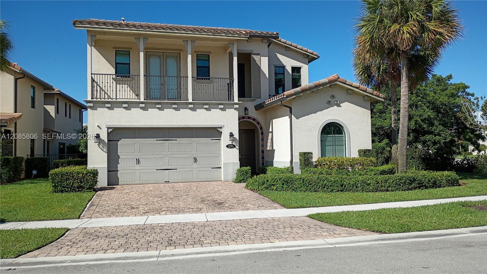 Listing photo 1 for 1280 SW 113th Way, Pembroke Pines, FL, 33025