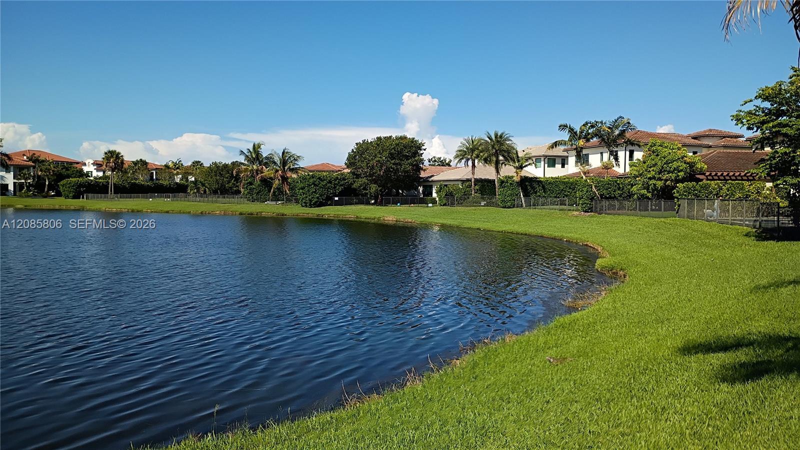 Listing photo 8 for 1280 SW 113th Way, Pembroke Pines, FL, 33025