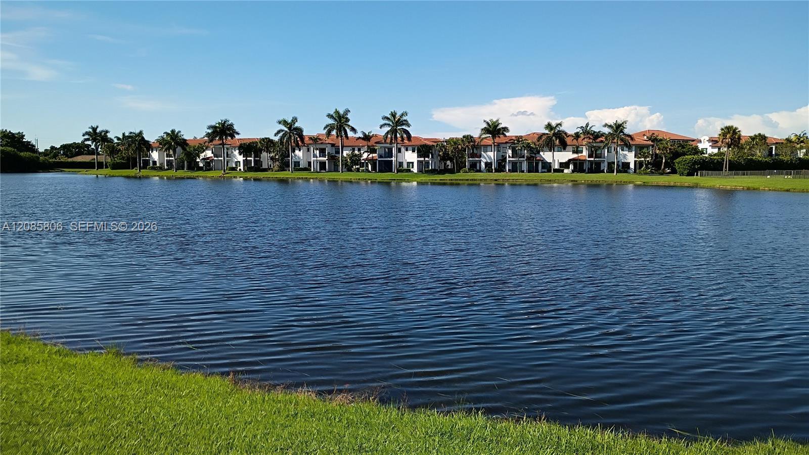 Listing photo 9 for 1280 SW 113th Way, Pembroke Pines, FL, 33025