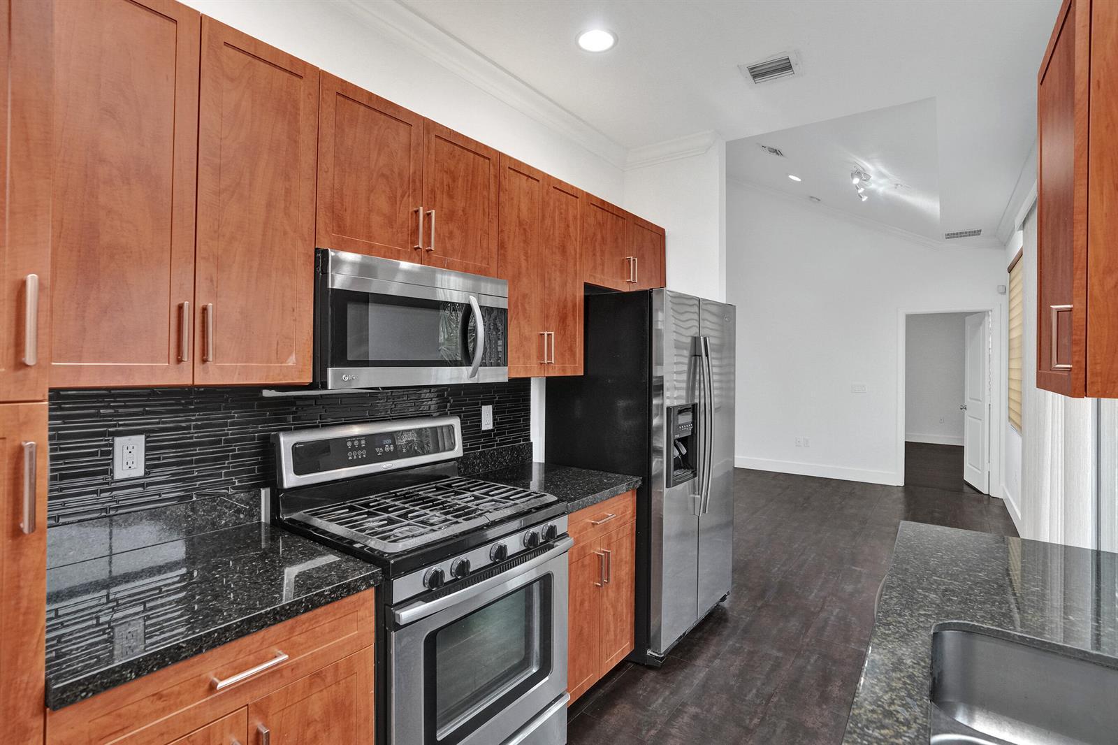 Listing photo 1 for 12662 NW 32ND Place, Sunrise, FL, 33323