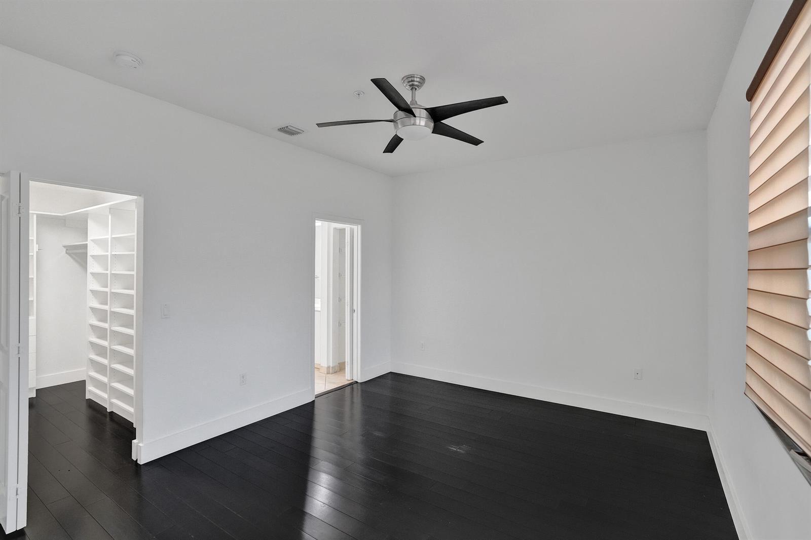 Listing photo 5 for 12662 NW 32ND Place, Sunrise, FL, 33323