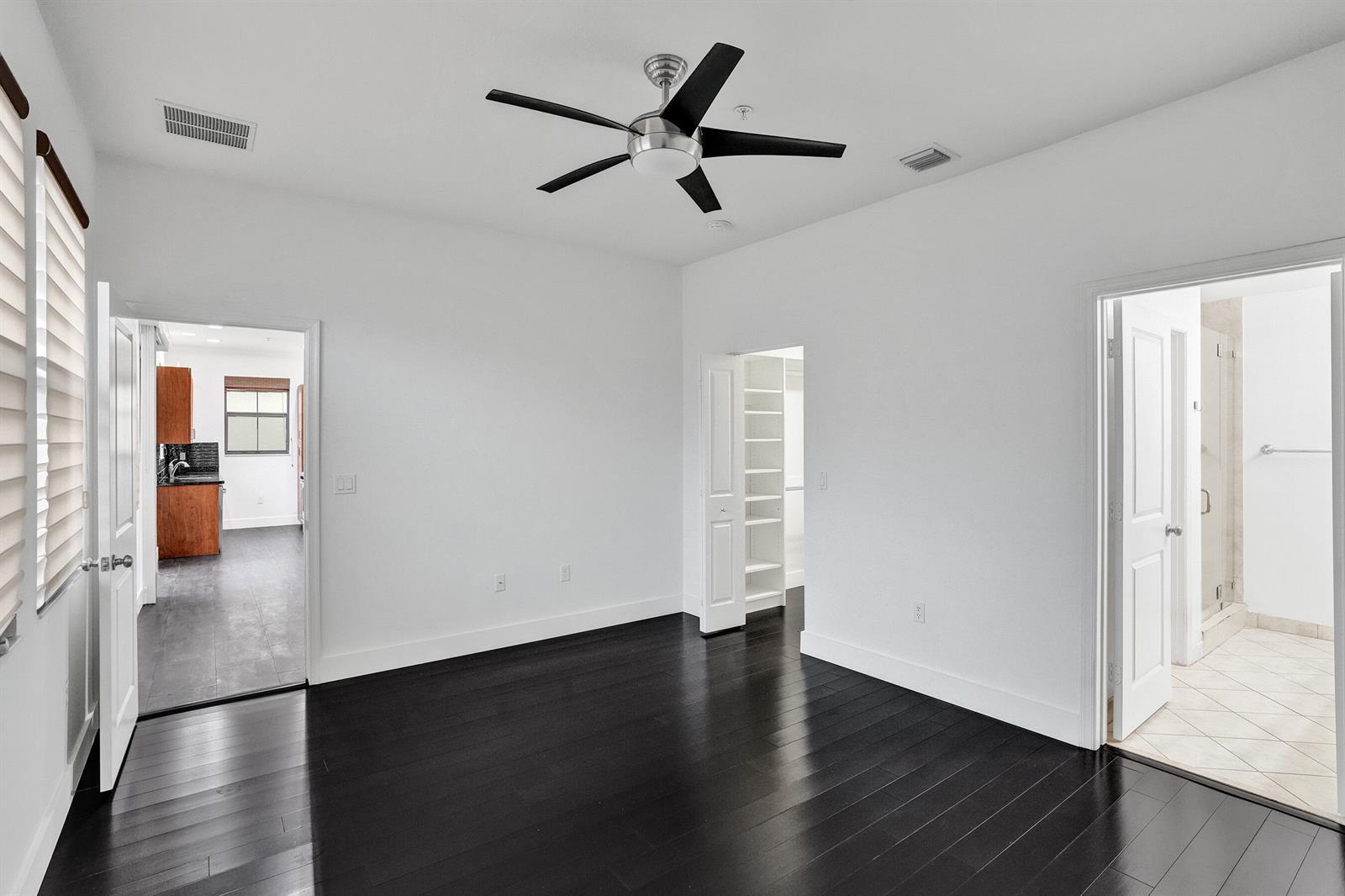 Listing photo 10 for 12662 NW 32ND Place, Sunrise, FL, 33323