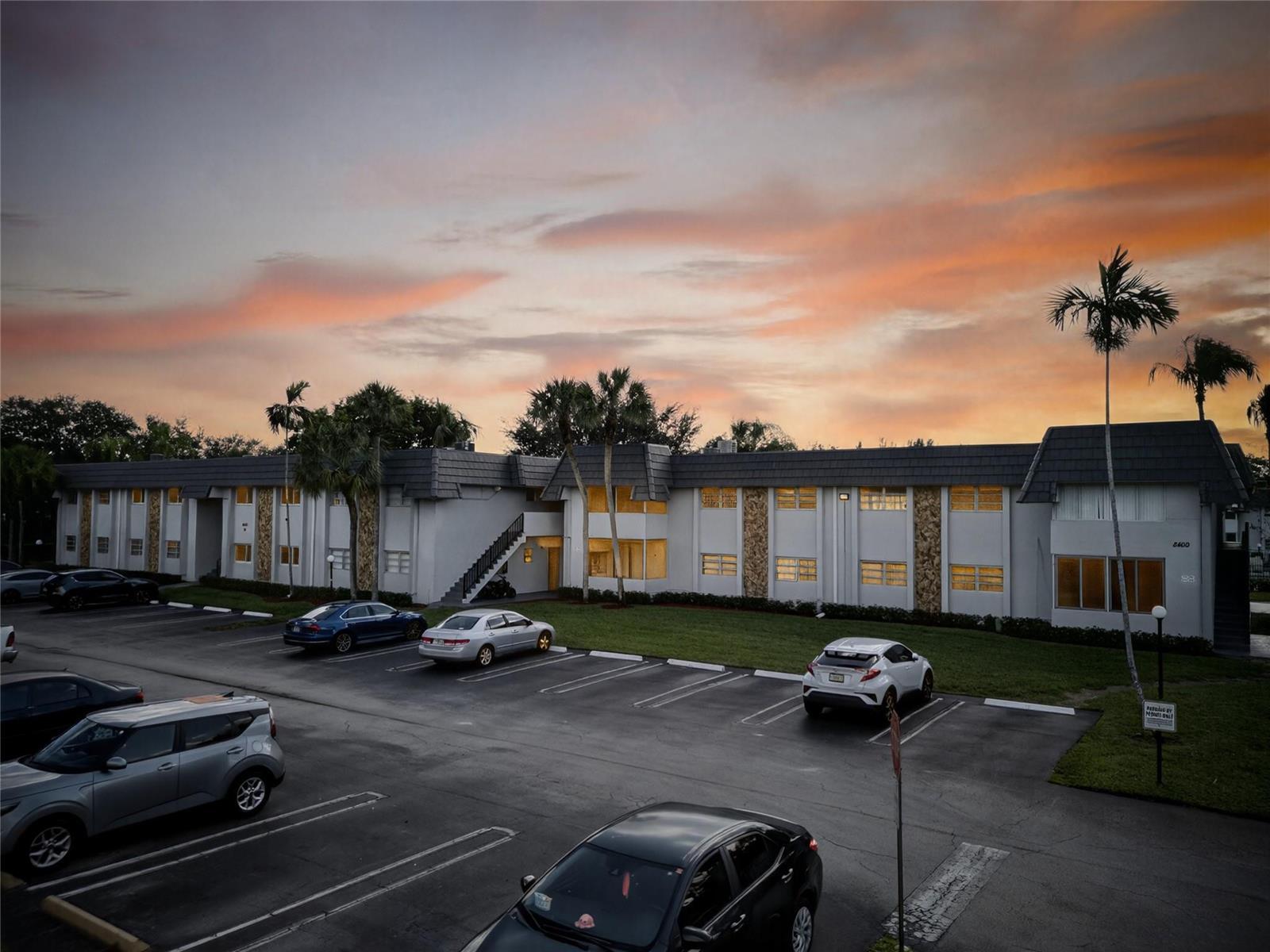 Listing photo 1 for 8400 W Sample Road Unit#203, Coral Springs, FL, 33065