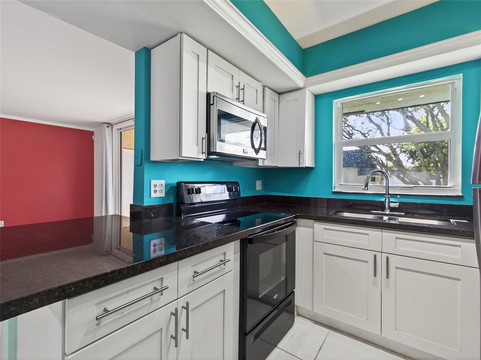 Listing photo 4 for 8400 W Sample Road Unit#203, Coral Springs, FL, 33065