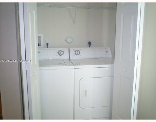 Listing photo 3 for 9128 Chambers St Unit#9128, Tamarac, FL, 33321