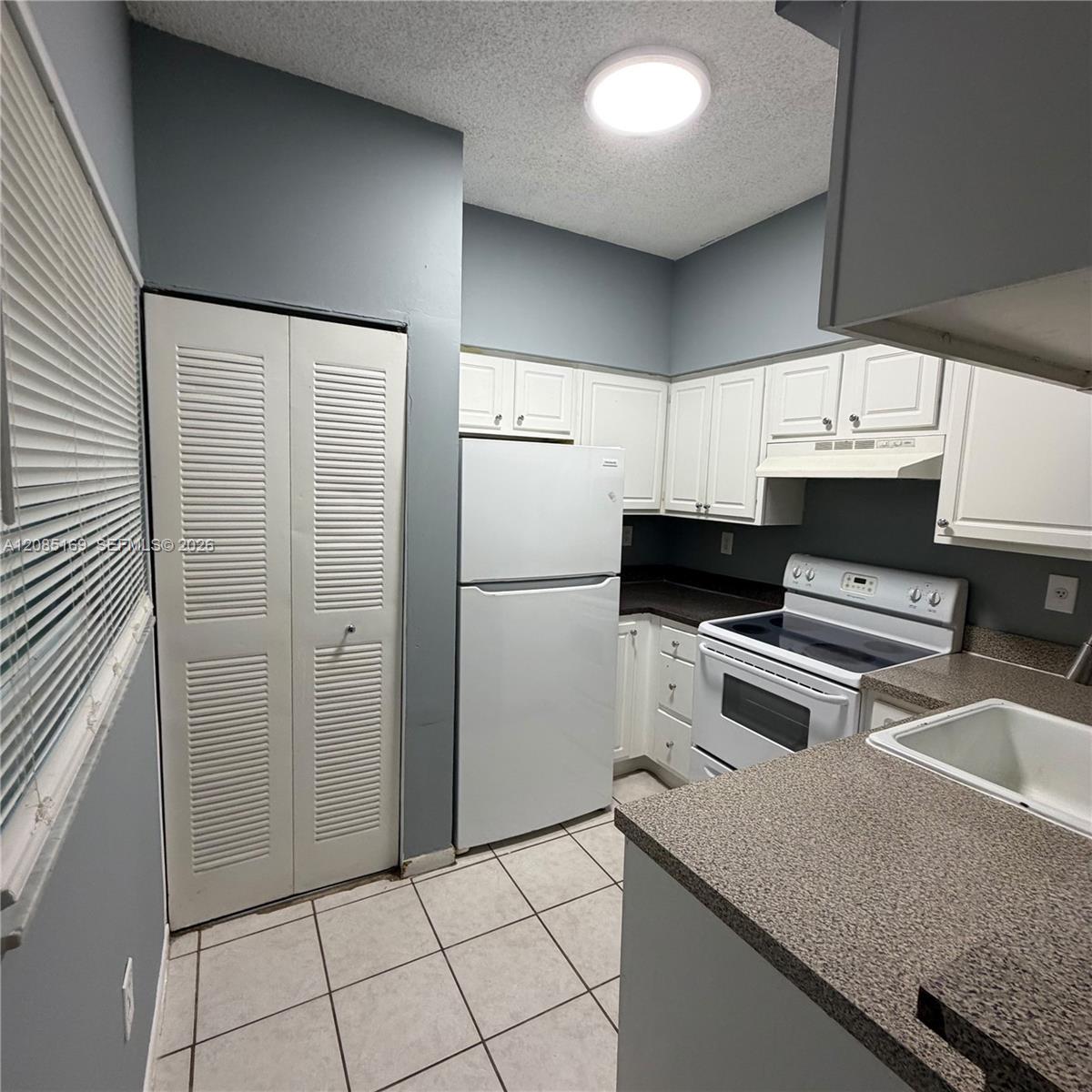 Listing photo 2 for 1851 NW 96th Ter Unit#6A, Pembroke Pines, FL, 33024