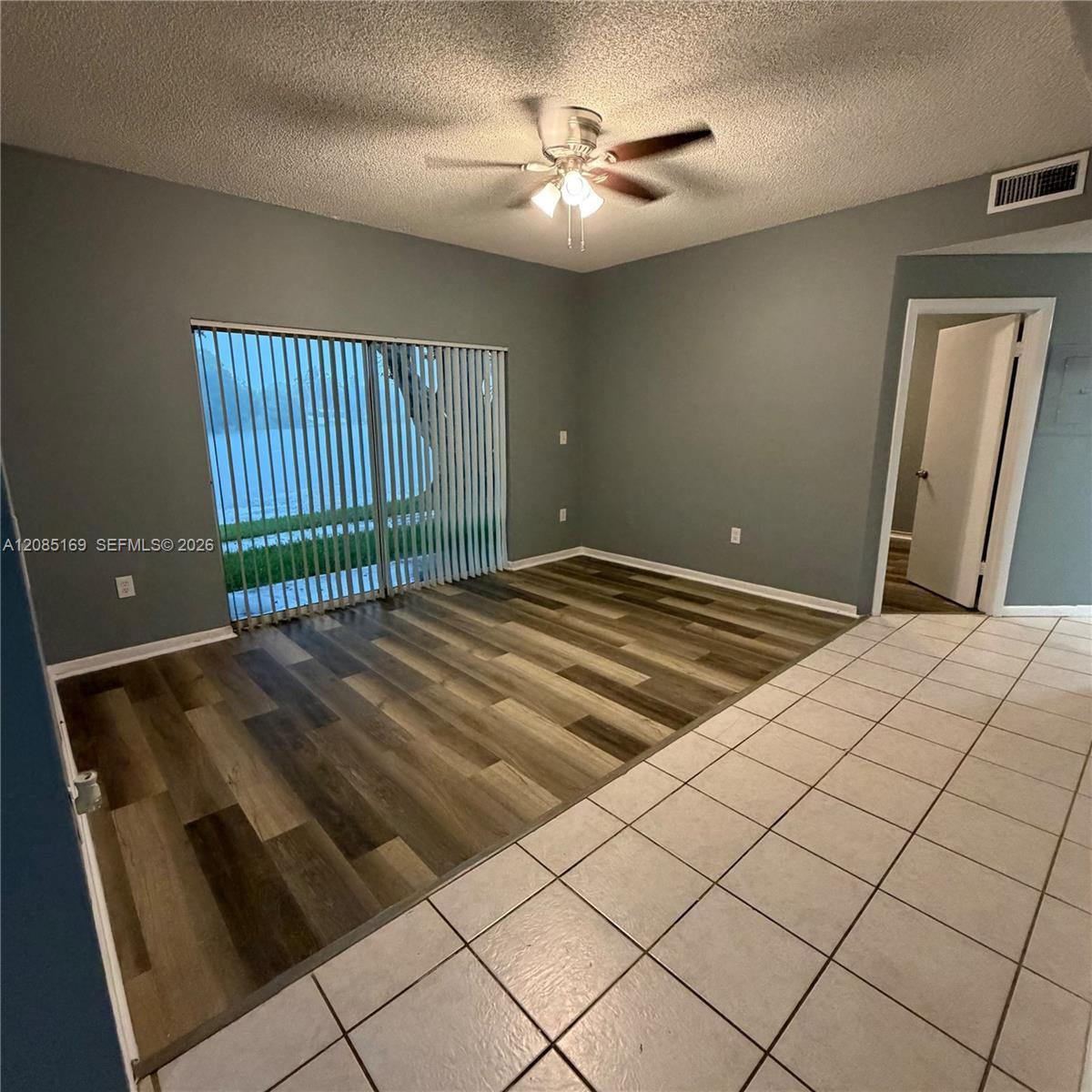 Listing photo 5 for 1851 NW 96th Ter Unit#6A, Pembroke Pines, FL, 33024