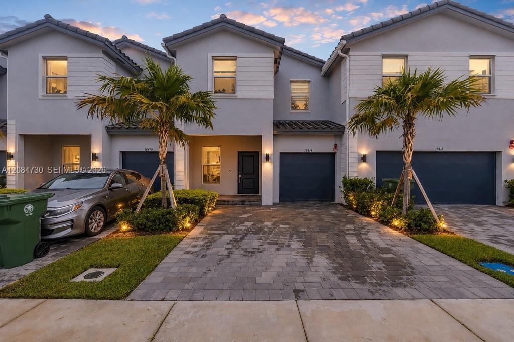 Listing photo 1 for 18414 SW 2nd St, Pembroke Pines, FL, 33029