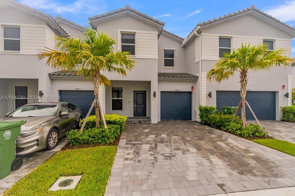Listing photo 2 for 18414 SW 2nd St, Pembroke Pines, FL, 33029