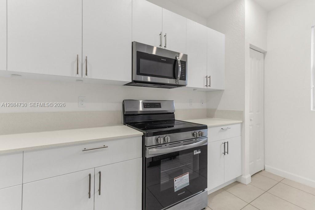 Listing photo 11 for 18414 SW 2nd St, Pembroke Pines, FL, 33029