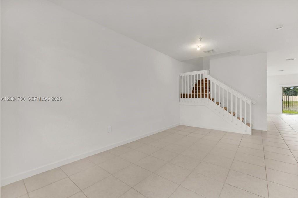Listing photo 15 for 18414 SW 2nd St, Pembroke Pines, FL, 33029