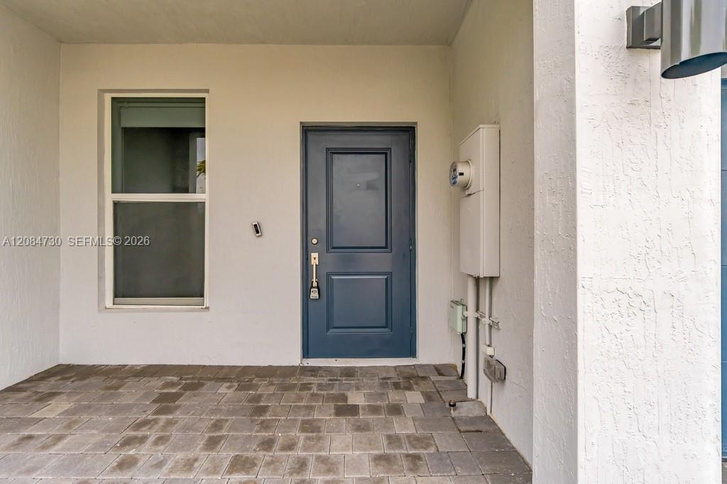 Listing photo 4 for 18414 SW 2nd St, Pembroke Pines, FL, 33029