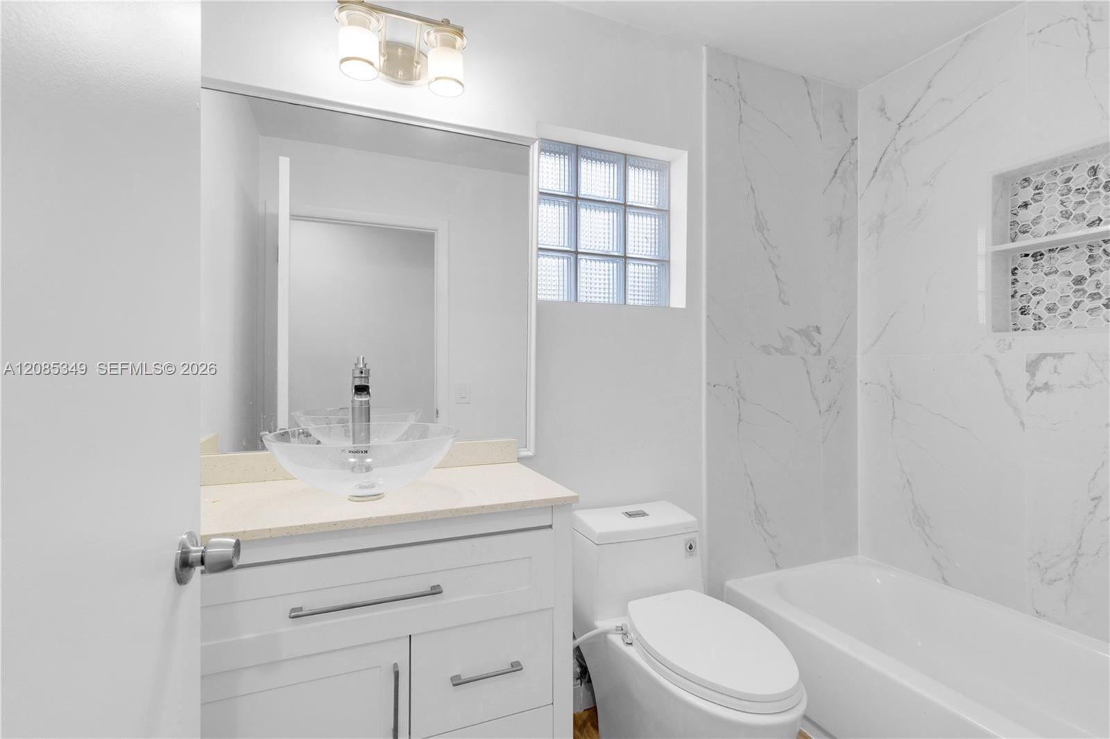 Listing photo 14 for 1525 Seabay Rd, Weston, FL, 33326