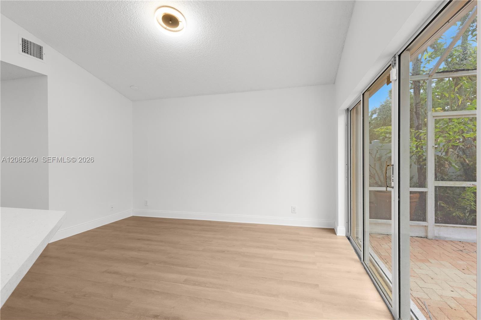 Listing photo 10 for 1525 Seabay Rd, Weston, FL, 33326
