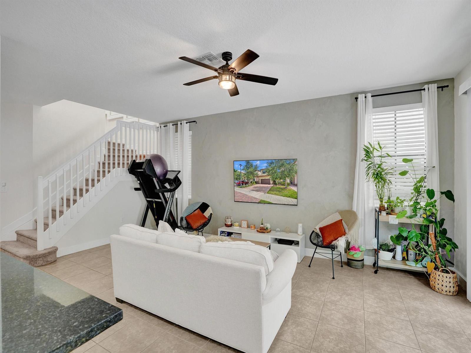 Listing photo 11 for 5804 NW 46th Lane, Tamarac, FL, 33319