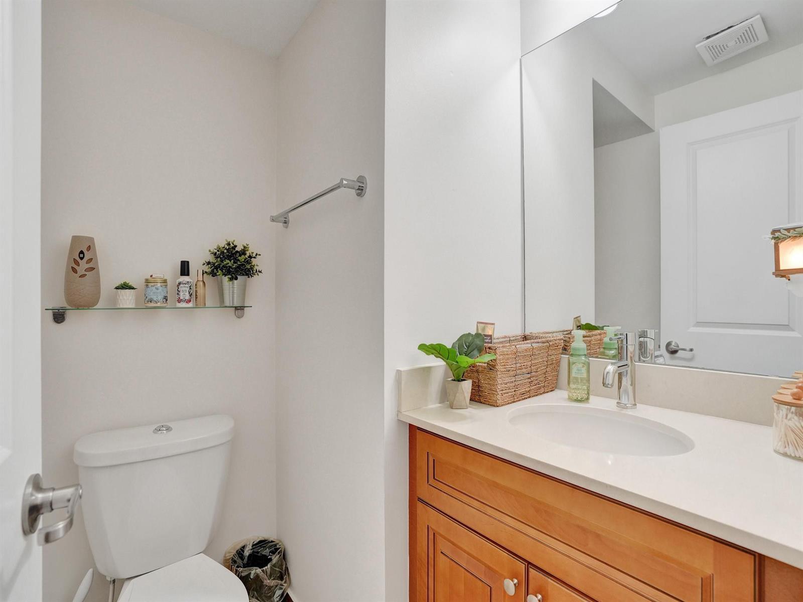 Listing photo 4 for 5804 NW 46th Lane, Tamarac, FL, 33319