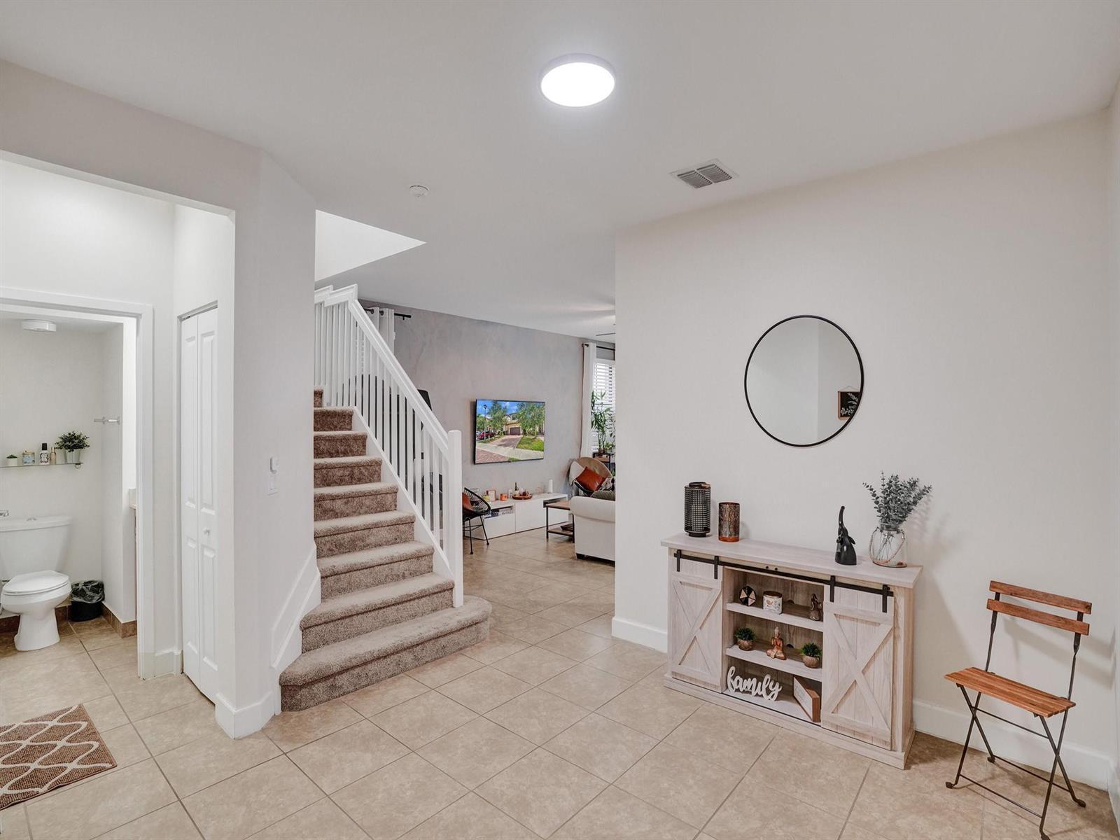 Listing photo 5 for 5804 NW 46th Lane, Tamarac, FL, 33319