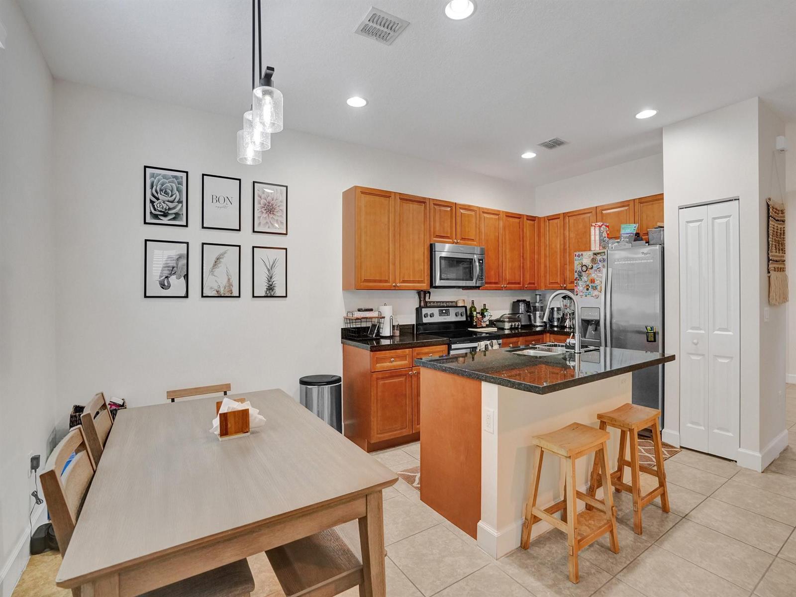 Listing photo 7 for 5804 NW 46th Lane, Tamarac, FL, 33319